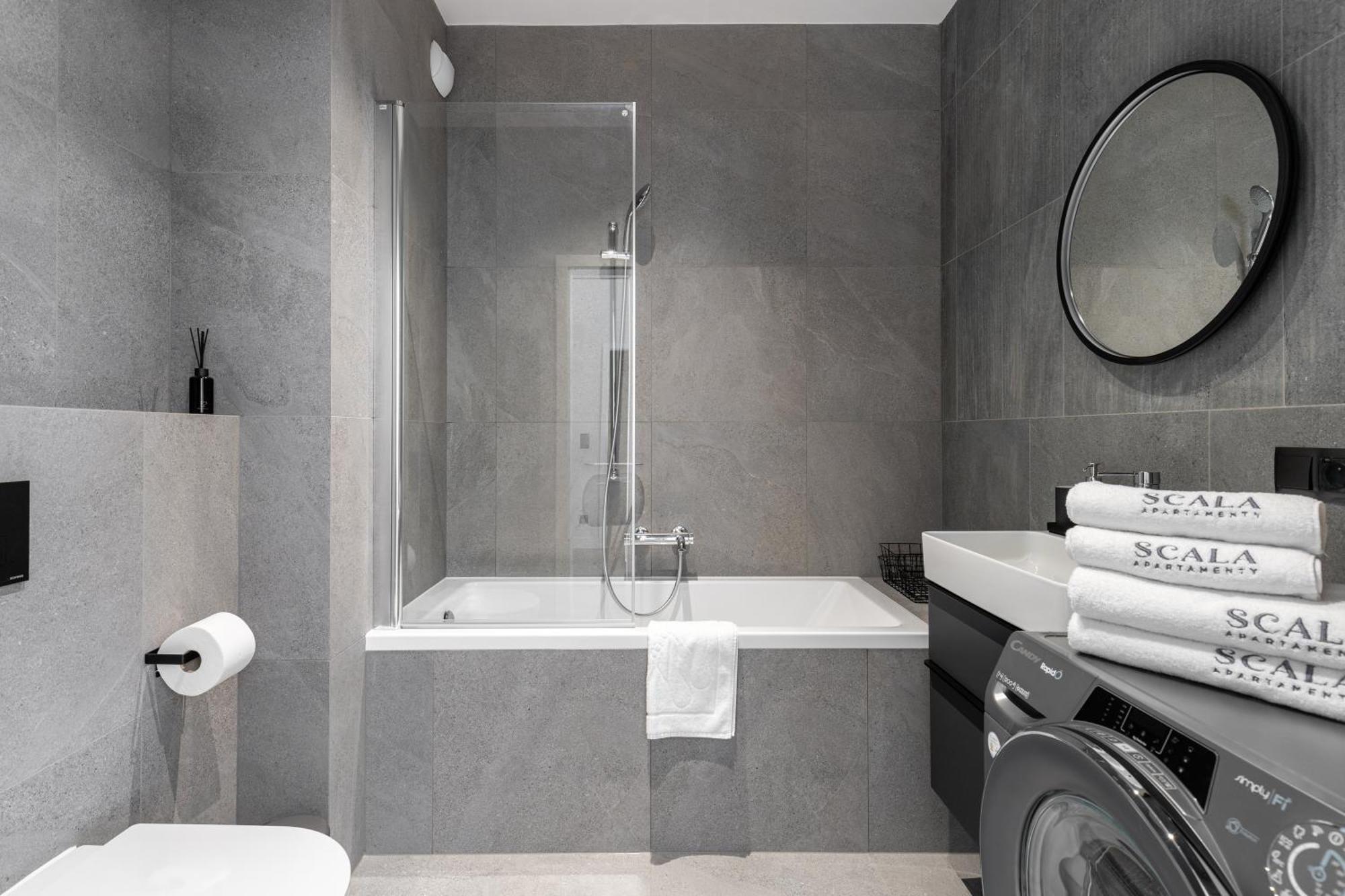 Scala City Center Apartments With Parking By Lion Apartments Gdańsk Extérieur photo